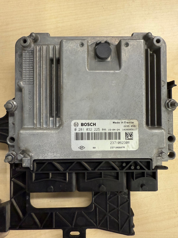 Renault Espace 5 1.6 dCi 6AT , Bosch EDC17C84 0281032225 237106230R , SW 1037552672 10SW069512
