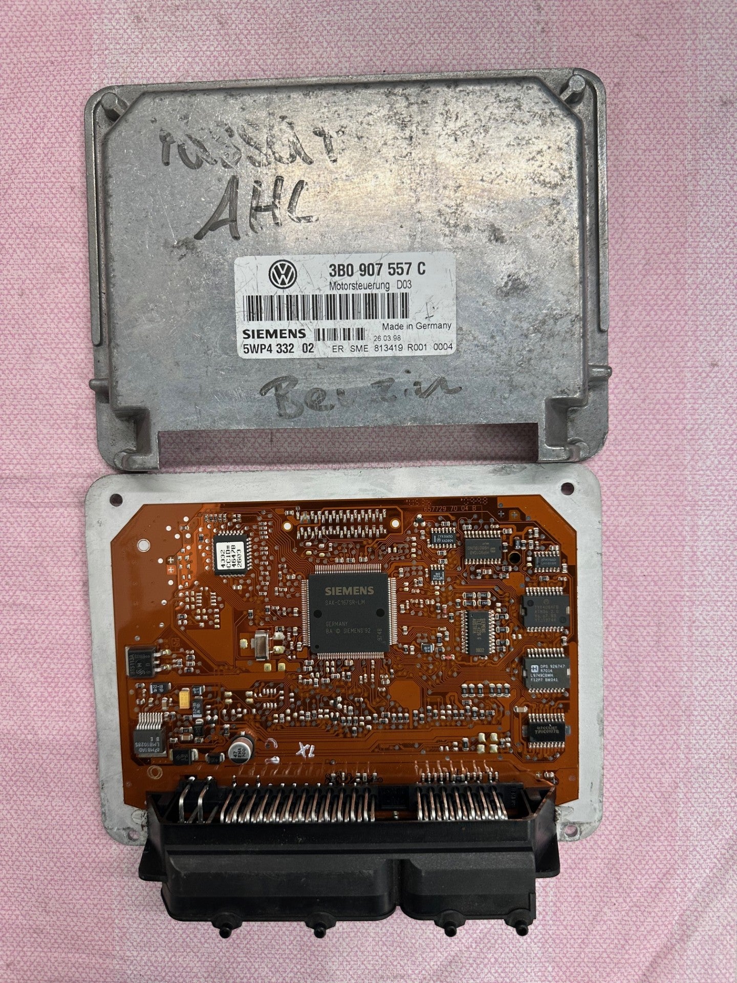 Immo Off File VW Passat 1,6L AHL Benzin 3B0907557C 5WP4 332 Siemens Simos 2