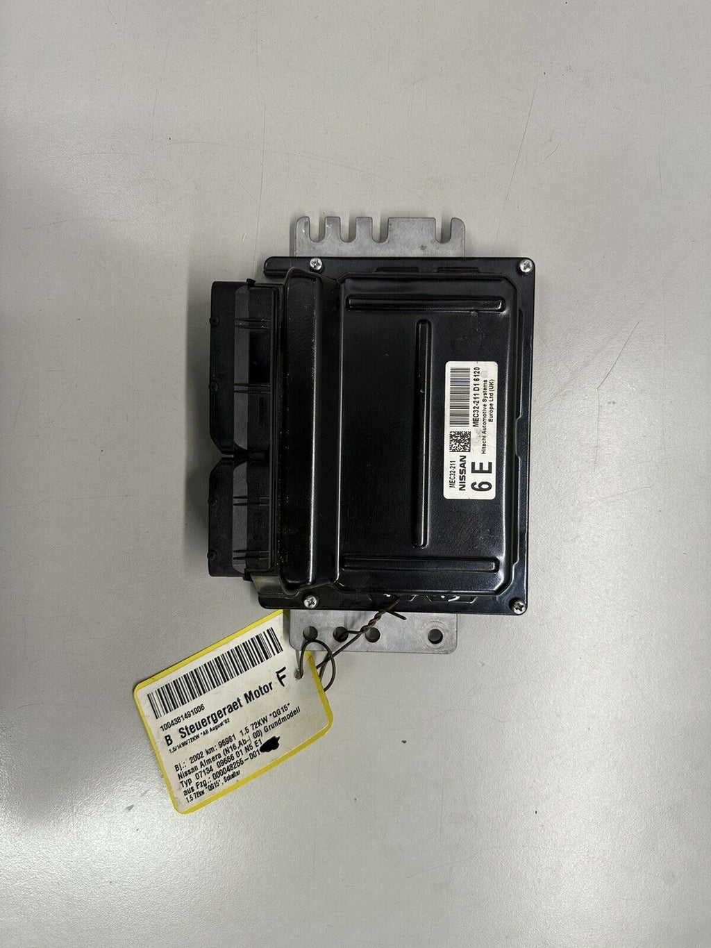 5894900