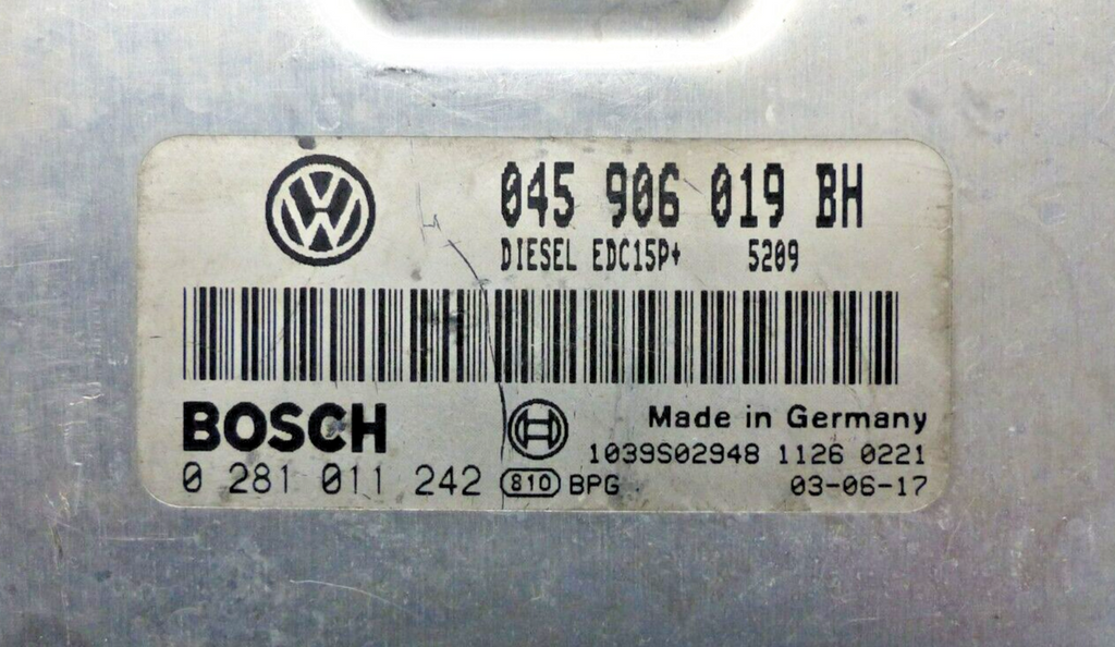 5894876