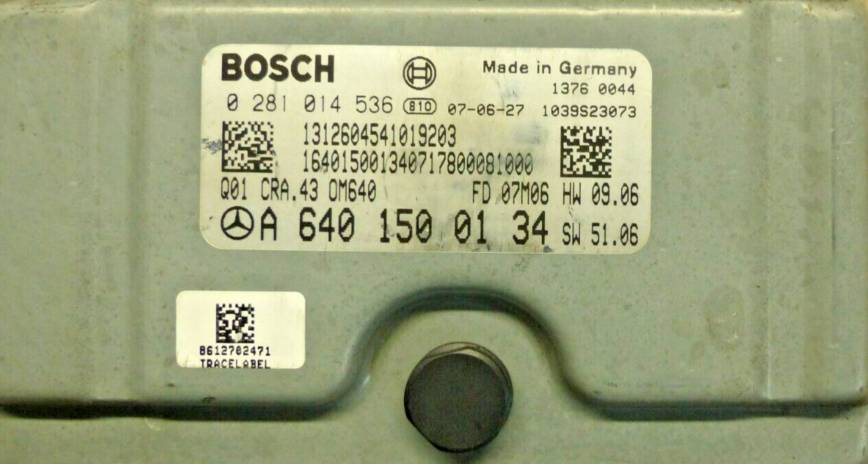 5894749