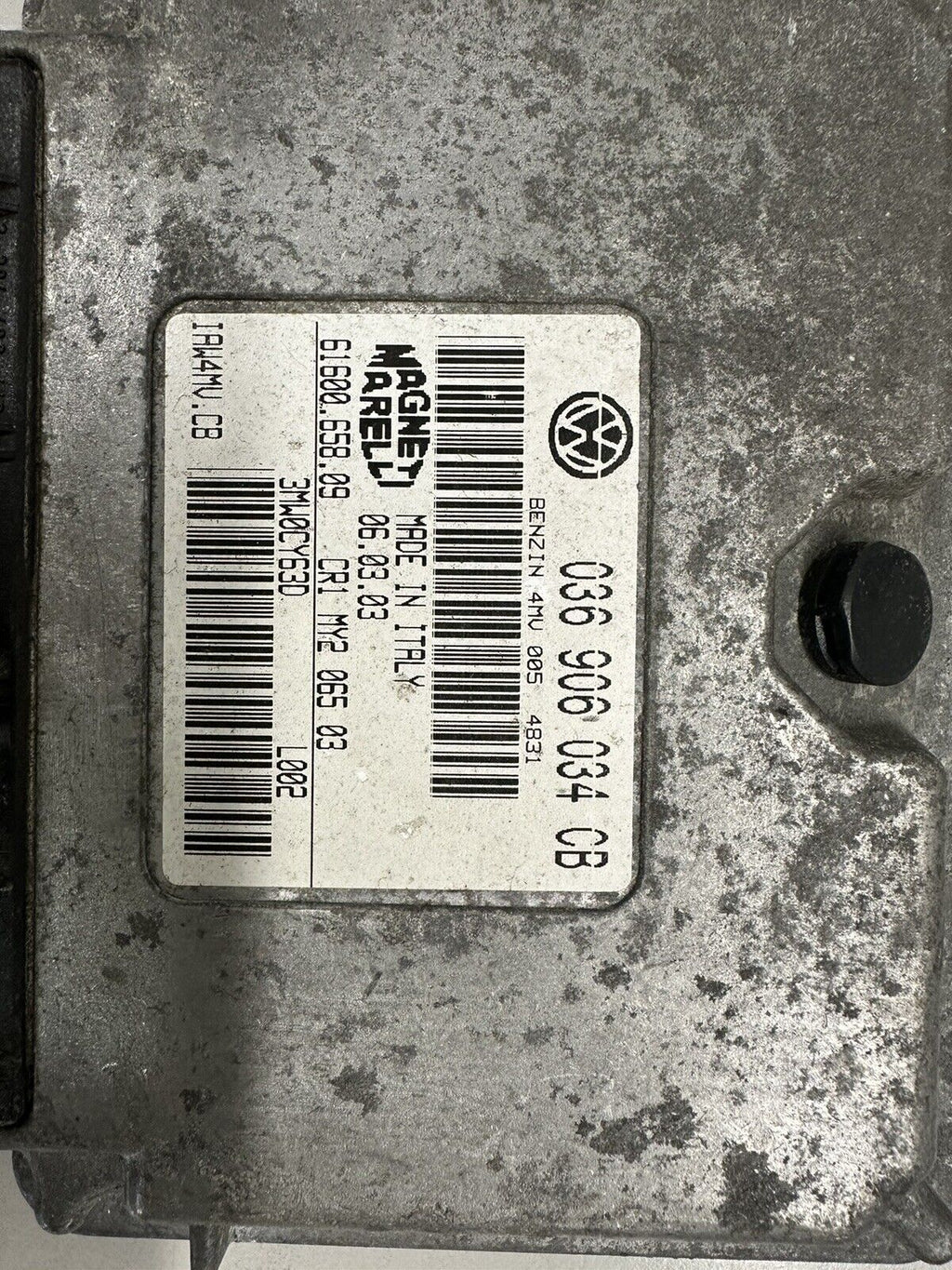 5894907