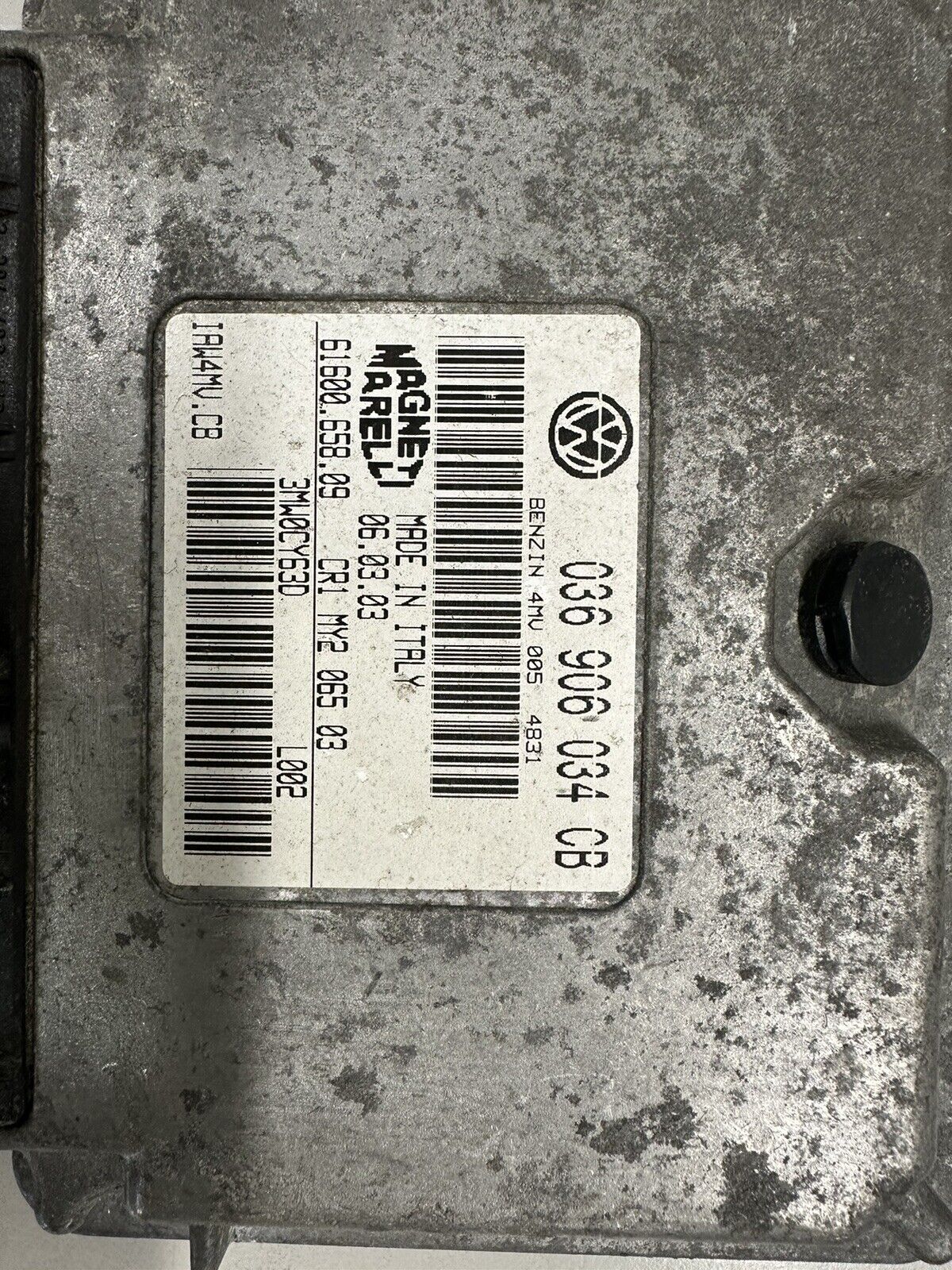 5894907