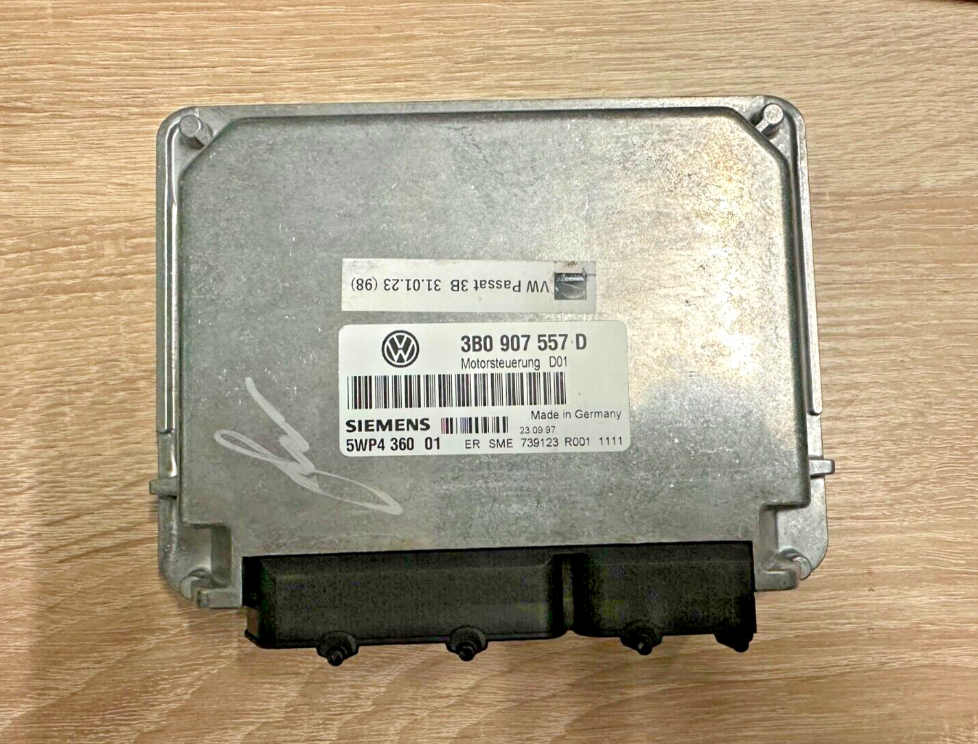 5894844