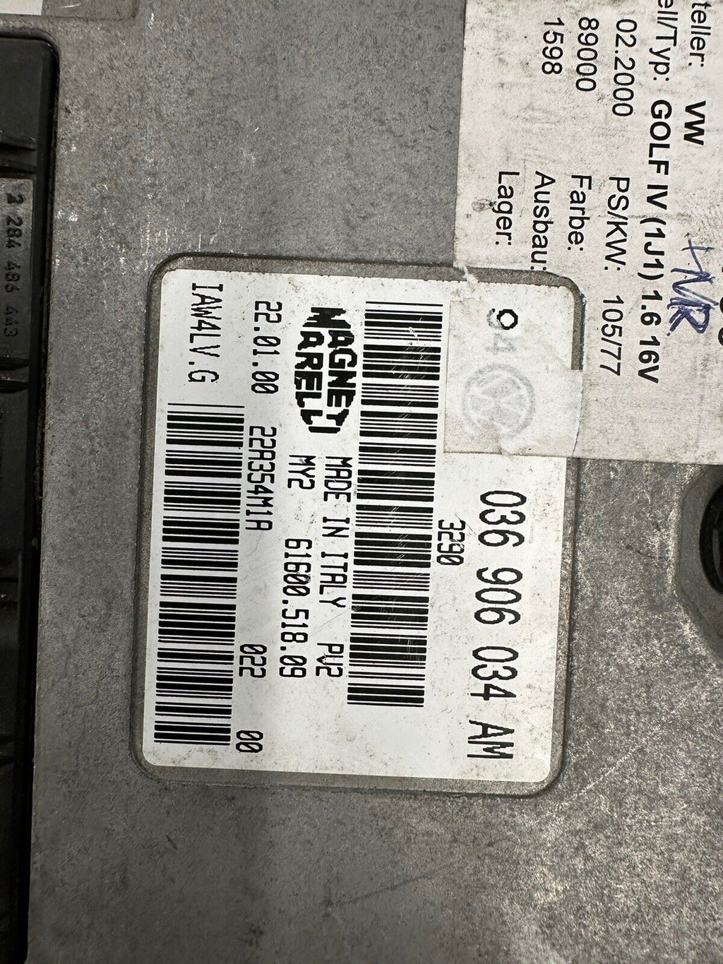 5894952