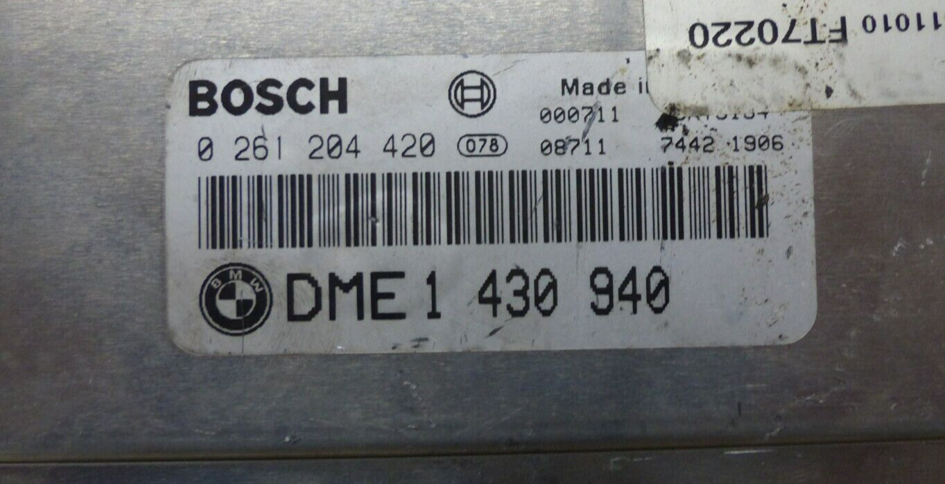 5894743