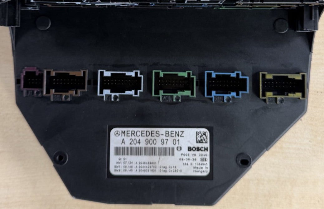 Original Files Mercedes W204 I  Bosch Front SAM Module A2049009701  A2045459801  A2044423700 A2049021601 I Chip ID  1L15Y Flash und EEPROM