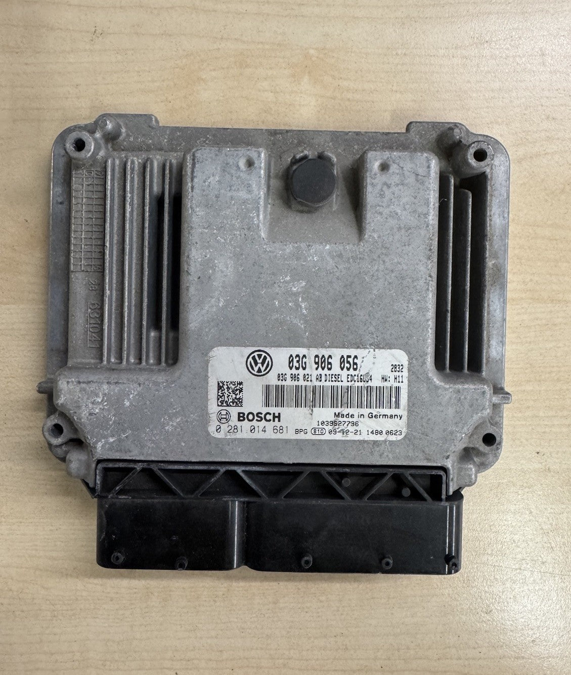 Plug&Play ENTSPERRT VW TOURAN ECU Motorsteuergerät 0281014681 03G906056