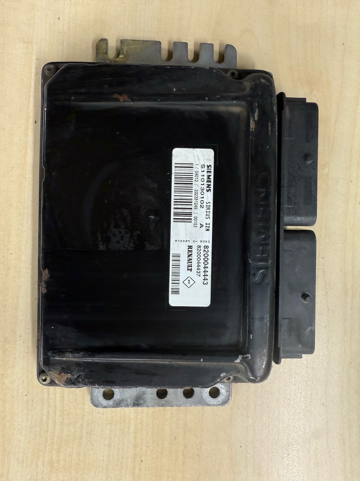 Plug&Play ENTSPERRT Steuergerät ECU Renault Scenic S110130102 A 8200044443