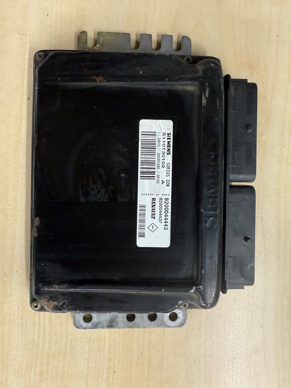 Plug&Play ENTSPERRT Steuergerät ECU Renault Scenic S110130102 A 8200044443