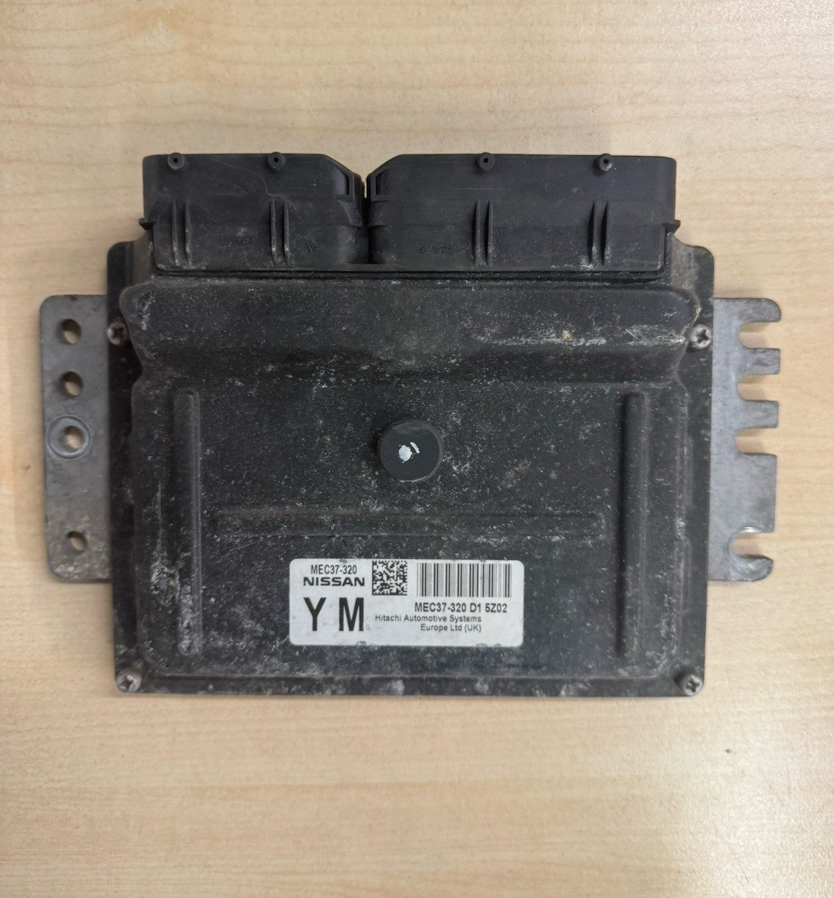 Plug&Play ENTSPERRT Nissan ECU Motorsteuergerät MEC37-320 D1 5Z02 YM