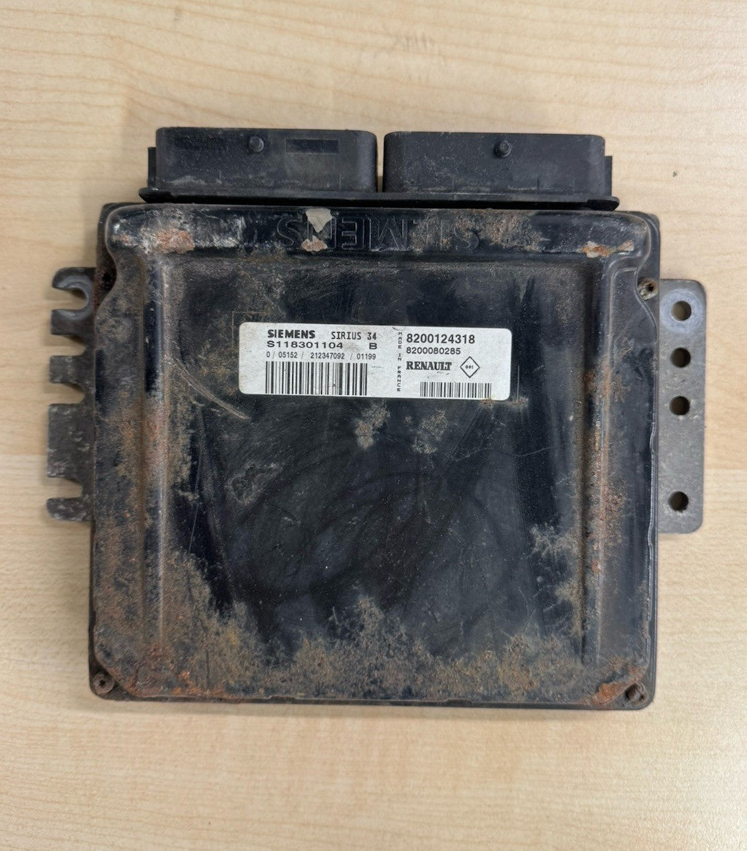 Plug&Play ENTSPERRT Renault ECU Motorsteuergerät 8200124318 S118301104B