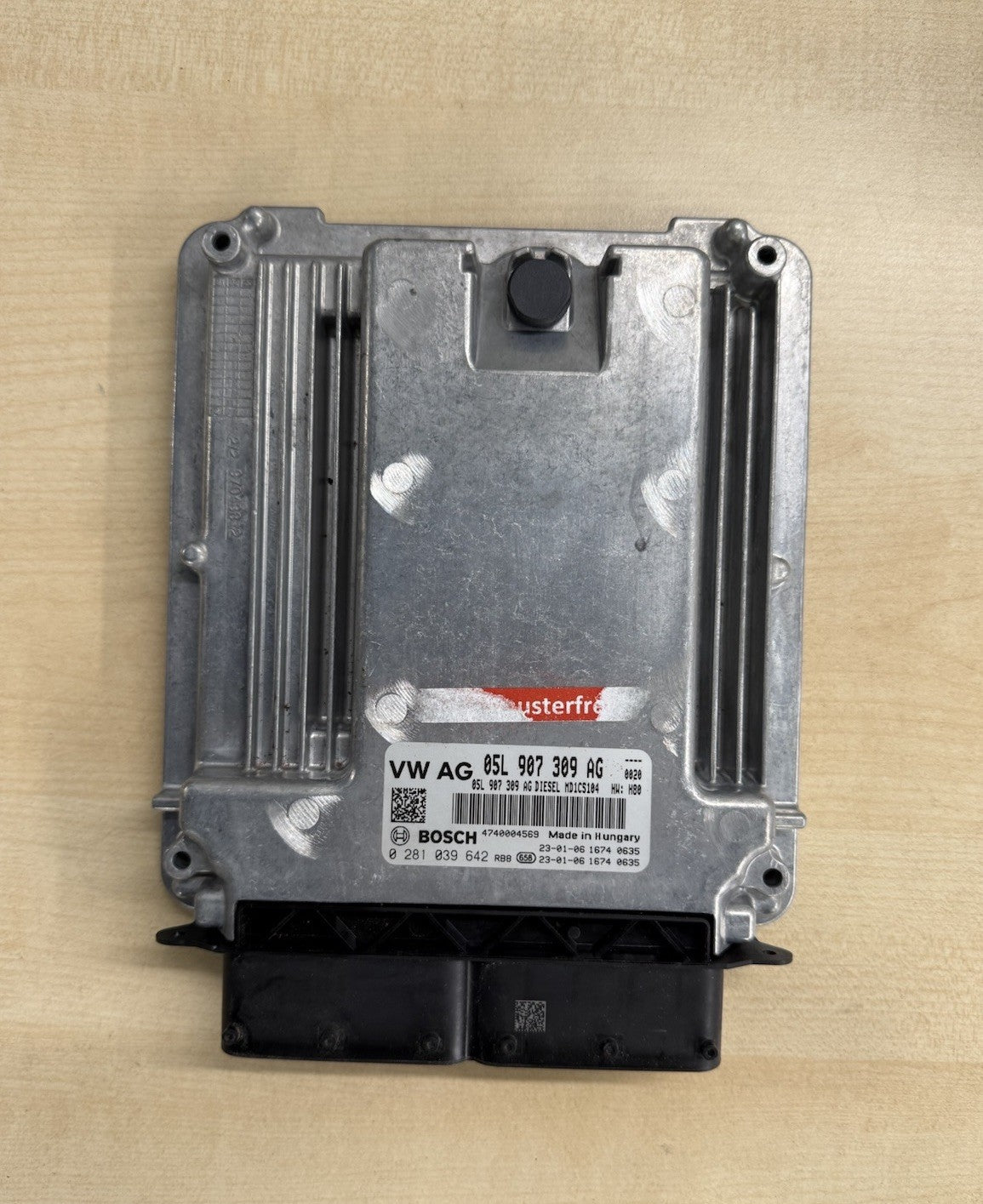 VW Passat Motorsteuergerät ECU Bosch MD1CS104 05L907309AG 0281039642