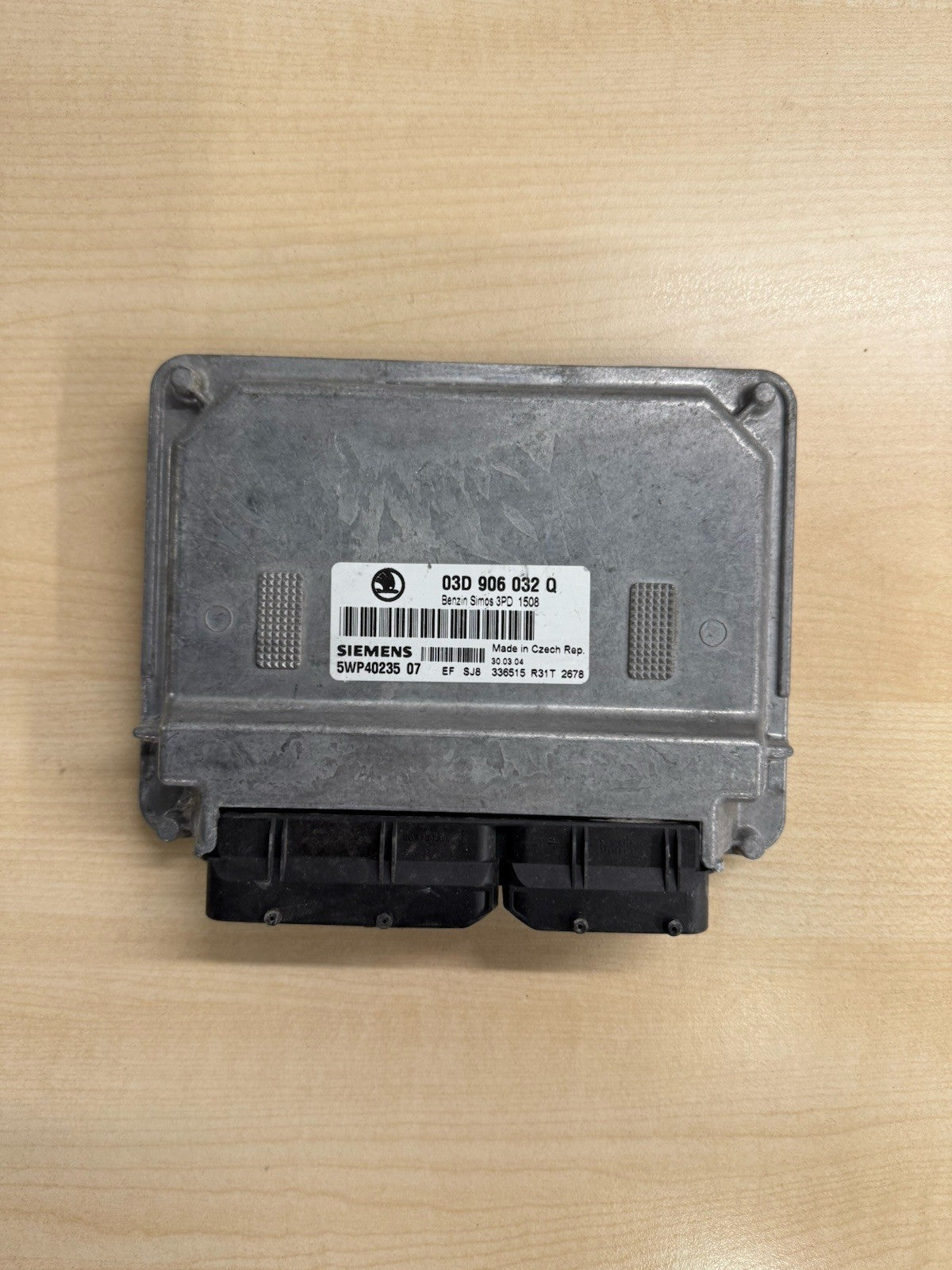 Plug&Play ENTSPERRT VW SKODA Motorsteuergerät ECU 5WP40235 03D906032Q