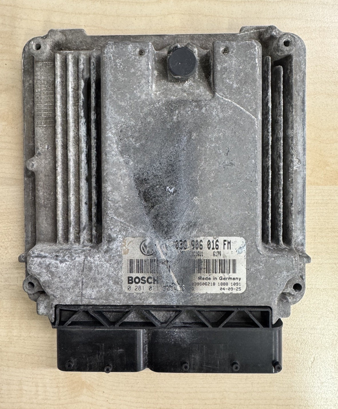 Plug&Play ENTSPERRT VW Golf V 2.0 TDi Steuergerät 03G906016FM 0281011903