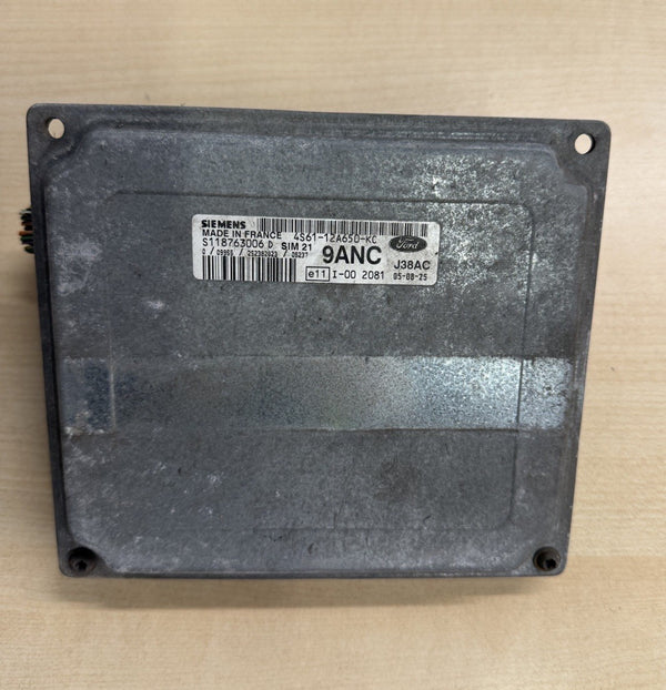 Geprüft Motorsteuergerät Ford Fiesta 4S6112A650KC S118763006 D