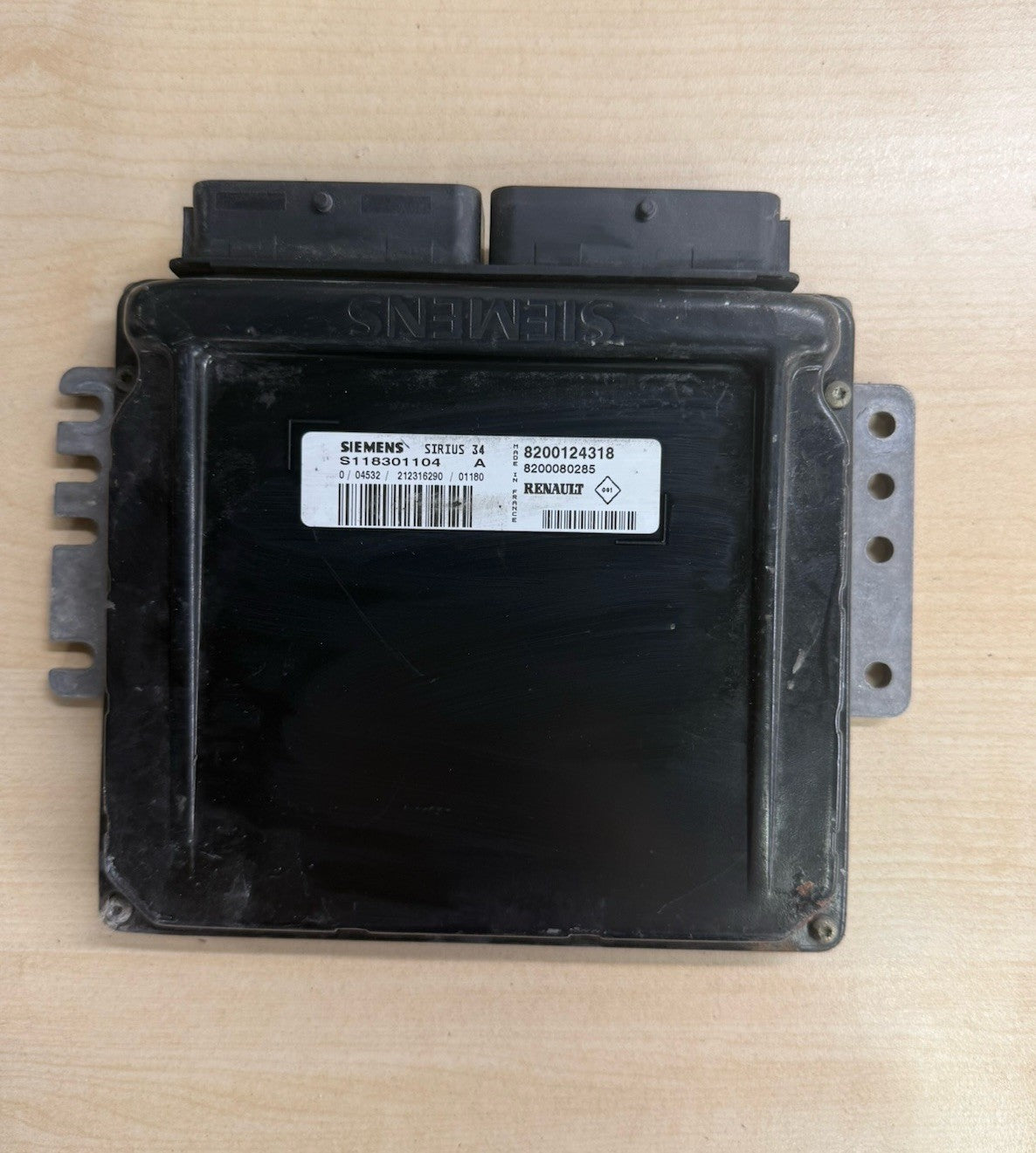 Plug&Play ENTSPERRT Renault 1.6 ECU Steuergerät 8200124318 S118301104 A