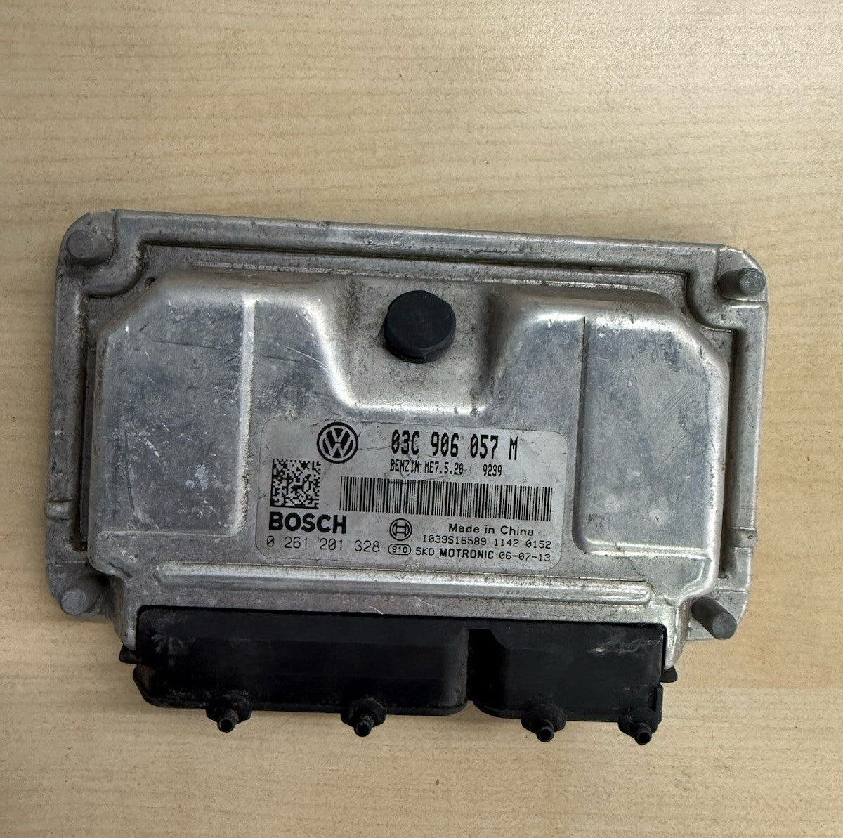 Plug&Play ENTSPERRT VW POLO 1.6 ECU Motorsteuergerät 03C906057M 0261201328