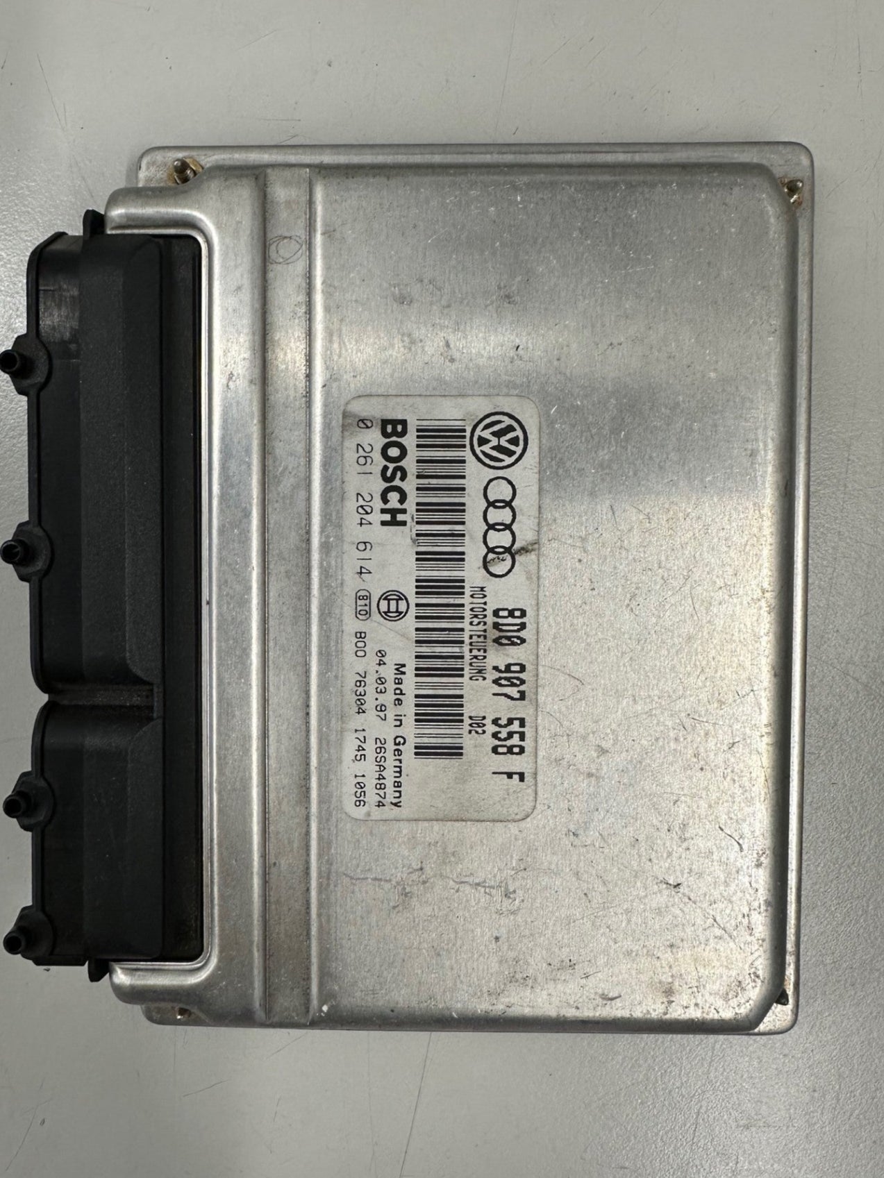 Immo Off File , Audi A4 VW Passat M3.8.2 1.8 Bosch 0261204614 8D0907558F