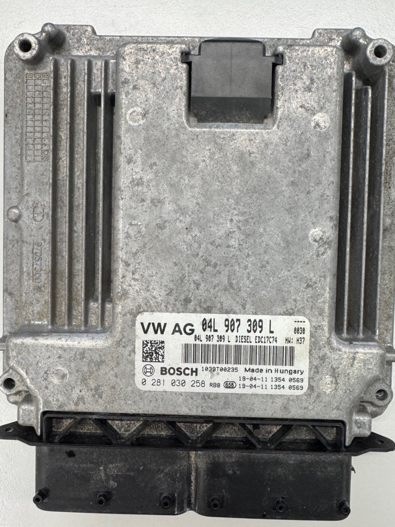 Original Files Audi A4 2.0 TDI Bosch EDC17C74 04L907309L 0281030258 SW 10SW037815 Software upgrade 04L906026PH 6342