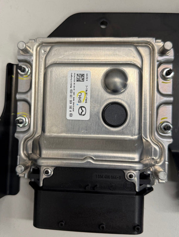 SCR DCU Abgasnachbehandlung Steuergerät Mazda CX5 2,2 Bosch DCU17PC42 0281035139  SW 10SW086661  Software upgrade 10SW086661