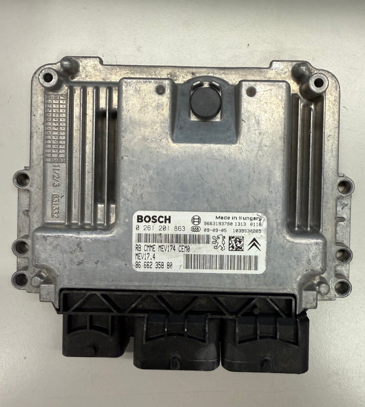 Original Files Motorsteuergerät Dateien Peugeot 207 1.4L Benzin 16V OEM 9666235880  Bosch MEV17.4 0261201863  HW 96666235880  Software 9663193780  Software upgrade 9666394180