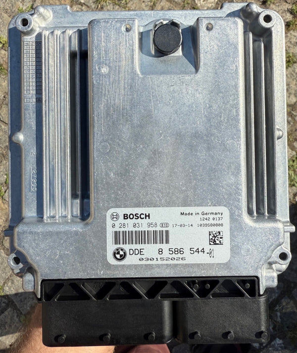 ملفات أصلية بي أم دبليو X5 M50d 280 كيلوواط 380,8 حصان بوش EDC17CP49 0281031958 DDe8586544 . جهاز Hw 00001501061800 برنامج SW 00001509461500 تحديث البرنامج 00002AE646151C DME__DDE751a
